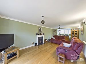 Sitting Room- click for photo gallery
